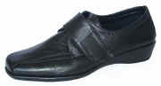 7 F 0575 Pelle.jpg (42627 byte)